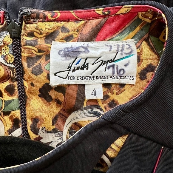 LINDA SEGAL, WOMENS BLACK PENCIL DRESS WITH FLORAL LINING. SIZE 4 - Picture 6 of 7